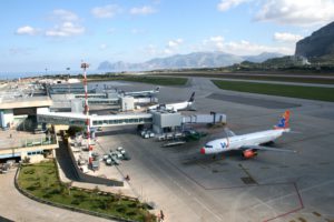 L’aeroporto di Palermo dice a no ai voli di Catania nel weekend: l’ira di Schifani