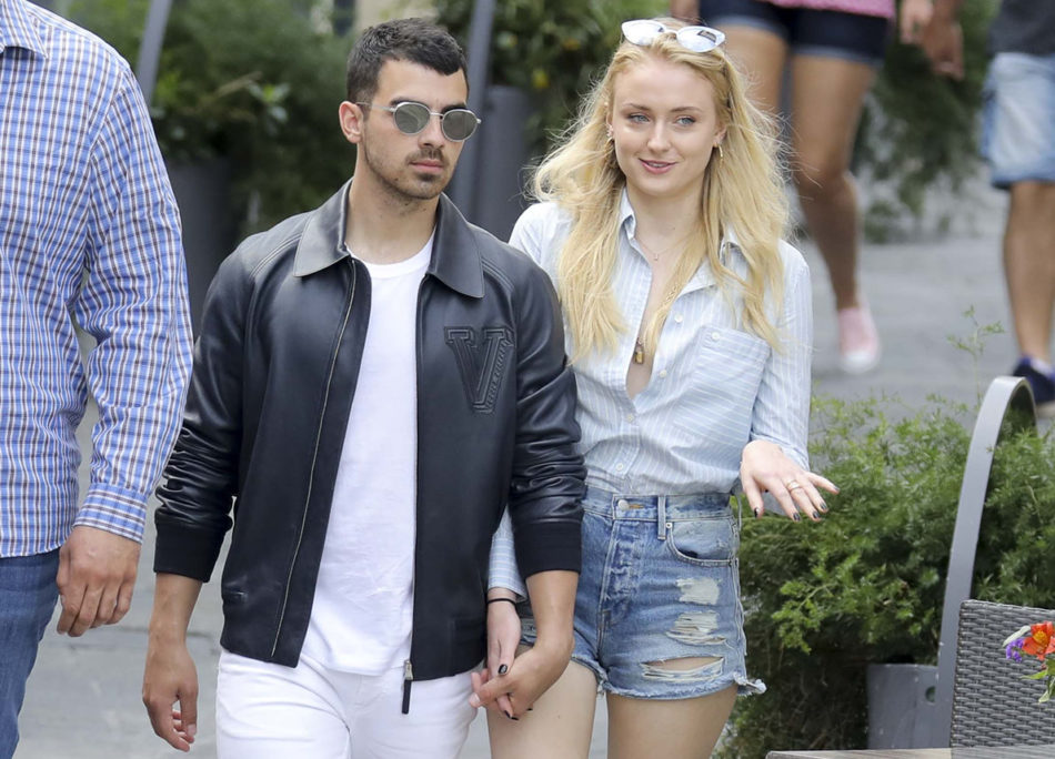 Joe Jonas enjoying the french riviera with his girl friend , they went for a lunch in la Paloma restaurant , she paid the bill , they look very much in love , joking and playing together , later they went for a tour between Monaco and Nice