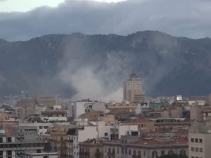 Emergenza fumo a Palermo, l’Asp raccomanda: “Evitare di uscire se non indispensabile”
