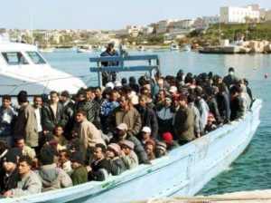 Favoreggiamento immigrazione clandestina: arrestati 25 cittadini stranieri