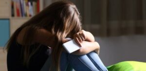 Violenza sulle donne, i consigli della polizia per difendersi dal revenge porn