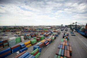 Commercio estero, a novembre export in aumento
