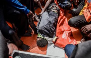 Sbarcati 280 migranti a Lampedusa, sette i morti per ipotermia