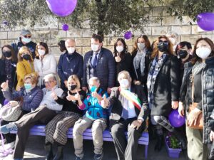 Fibromialgia: inaugurata al Foro Italico la panchina viola