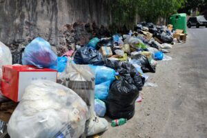 Aumento Tari e Catania invasa dalla spazzatura, Saverino: “Siamo all’assurdo”