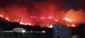 Incendi nel palermitano nella notte, evacuate molte abitazioni