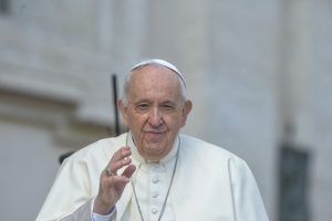 Papa: “Porto in Africa un messaggio di pace”