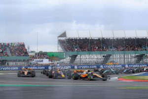 A Silverstone vince Verstappen, Norris e Hamilton sul podio