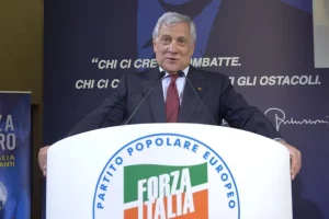 Forza Italia, Tajani “Mi candiderò al congresso”