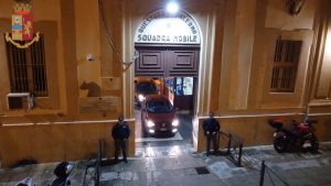 Rapine in cinque farmacie di Palermo, arrestati i tre responsabili