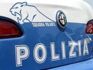 Lancio di petardi in strada al Cep di Palermo, fermati due 14enni