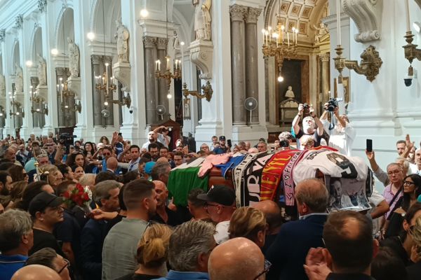 Palermo abbraccia Totò: affetto e commozione in Cattedrale