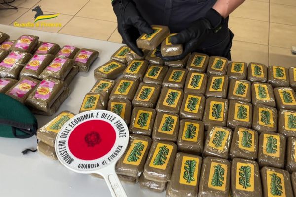 Operazione antidroga nel nisseno, sequestrati 49 chili di hashish