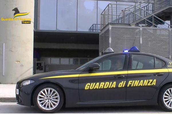 Truffa e corruzione a Trapani, coinvolto anche un ex senatore