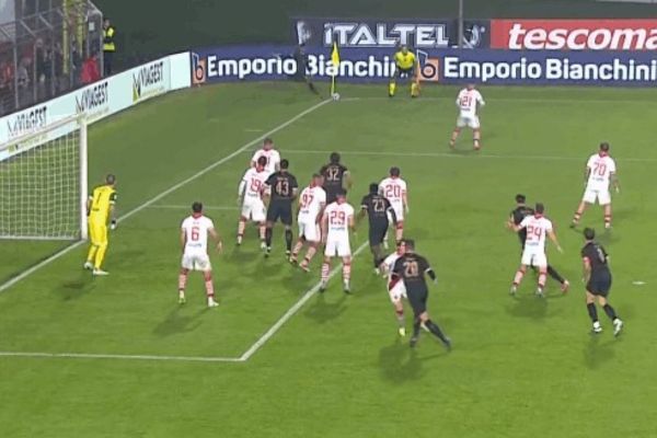 Il Palermo frena ancora: contro il Mantova finisce 0-0