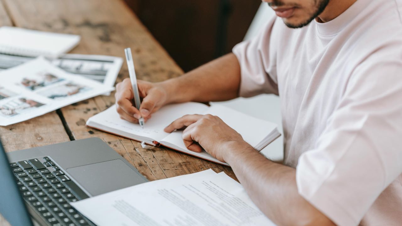 2200 posti di lavoro per restare al Sud | Concorso pubblico aperto anche ai diplomati: hai meno di 10 giorni per presentare domanda