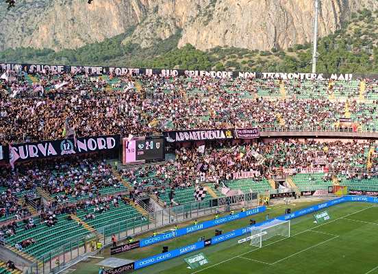 Palermo-Reggiana 2-0: i Rosanero spezzano la “maledizione del Barbera” primo trionfo casalingo