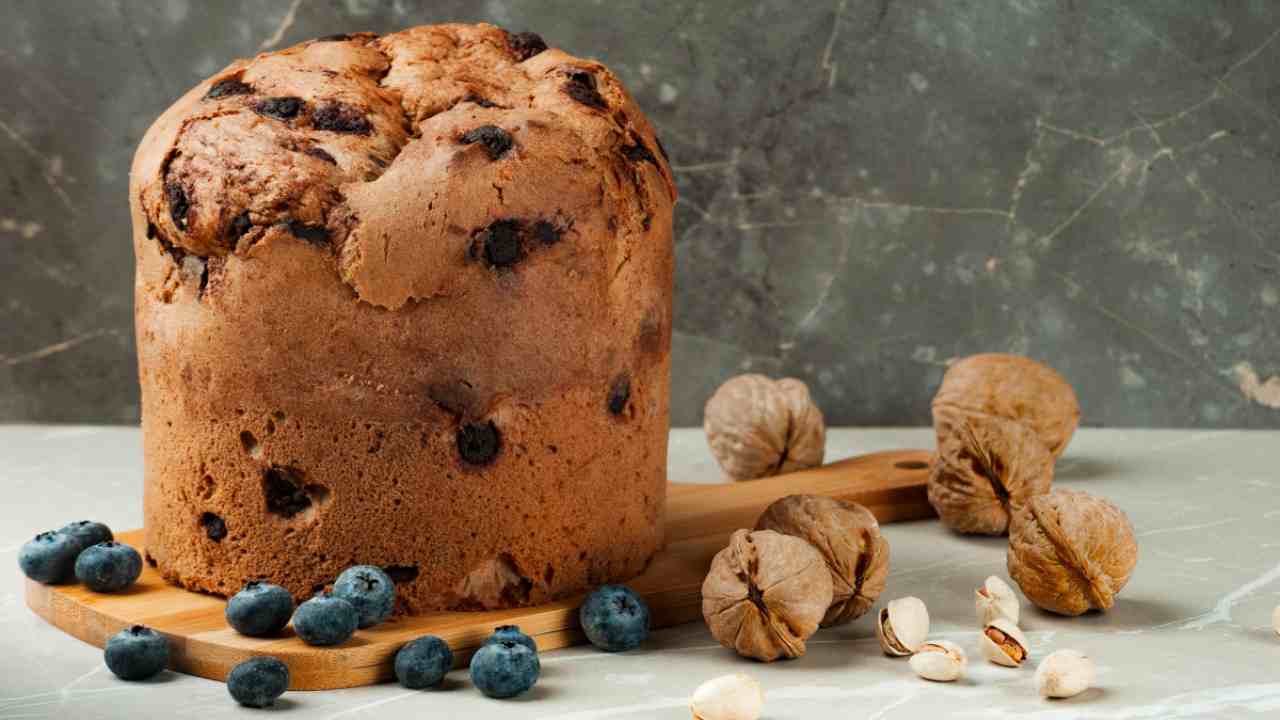 Panettone a marchio Eurospin | In realtà lo produce un gigante 100% italiano: cambiano l’etichetta e lo paghi 4€ in meno