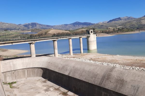 Siccità, al via il trasferimento di acqua dalla diga Gammauta al lago Castello