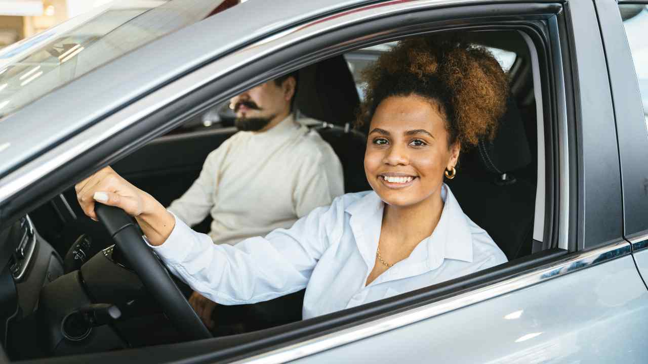 Ho detto addio al bollo auto al 100%: siccome vivo in Sicilia lo pago solo all’80% | I miei concittadini non lo sanno e pagano la tassa piena ancora