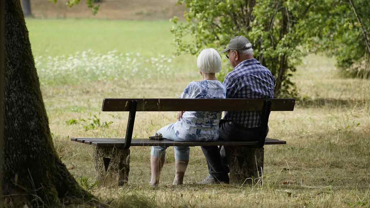 Voi lavorate 50 anni per avere una pensione misera, io dopo 15 anni prendo la pensione piena: vi svelo il mio segreto, potete copiarlo subito