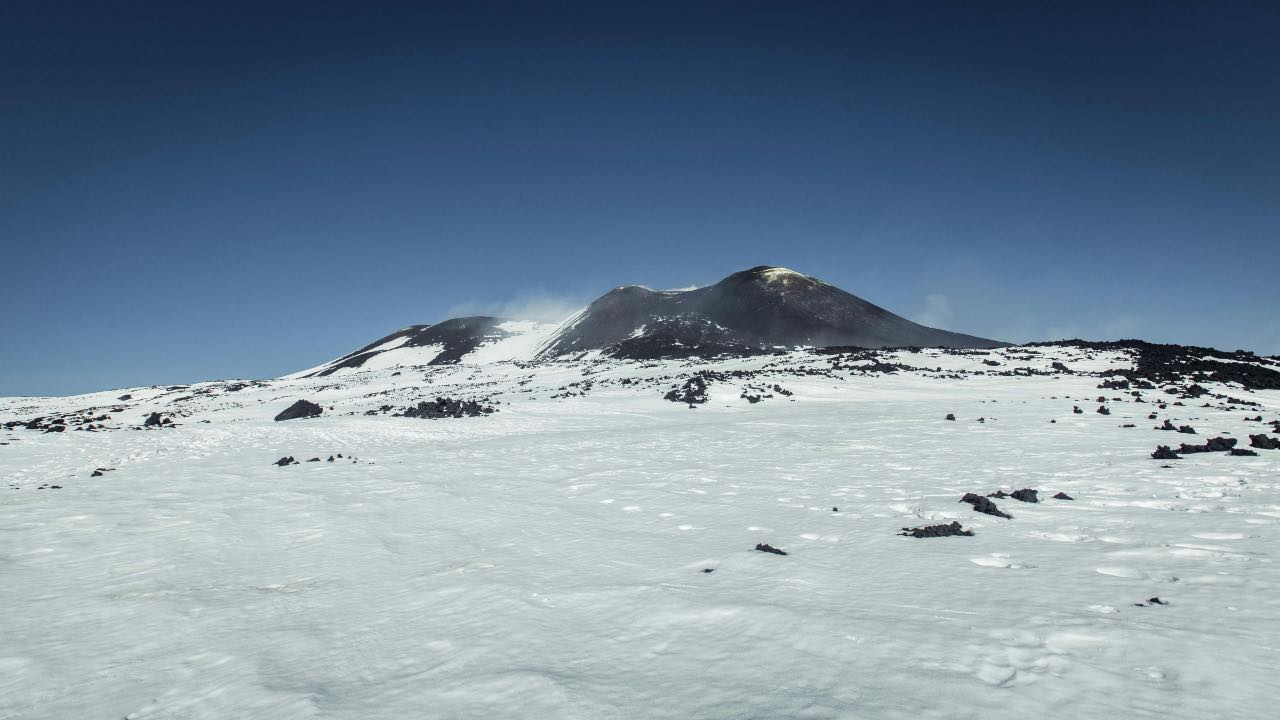 Altro che Etna, questo è il vulcano più grande della Sicilia: è nascosto talmente bene che nessuno lo conosce ma è spaventoso a dir poco