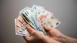 Sussidio di 850 euro - fonte_Canva - sicilianews24.it