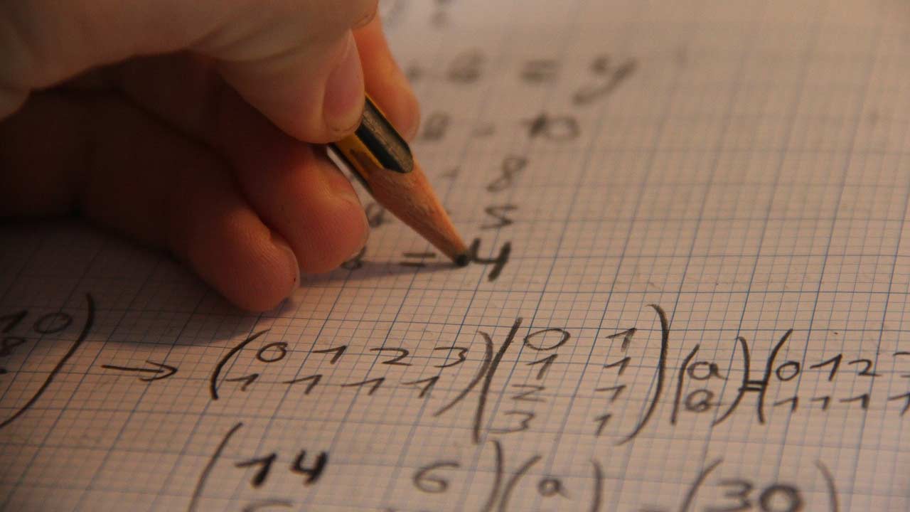 TEST MATEMATICO per veri geni: se lo risolvi in meno di 30 secondi Eistein ti fa un baffo | è praticamente impossibile