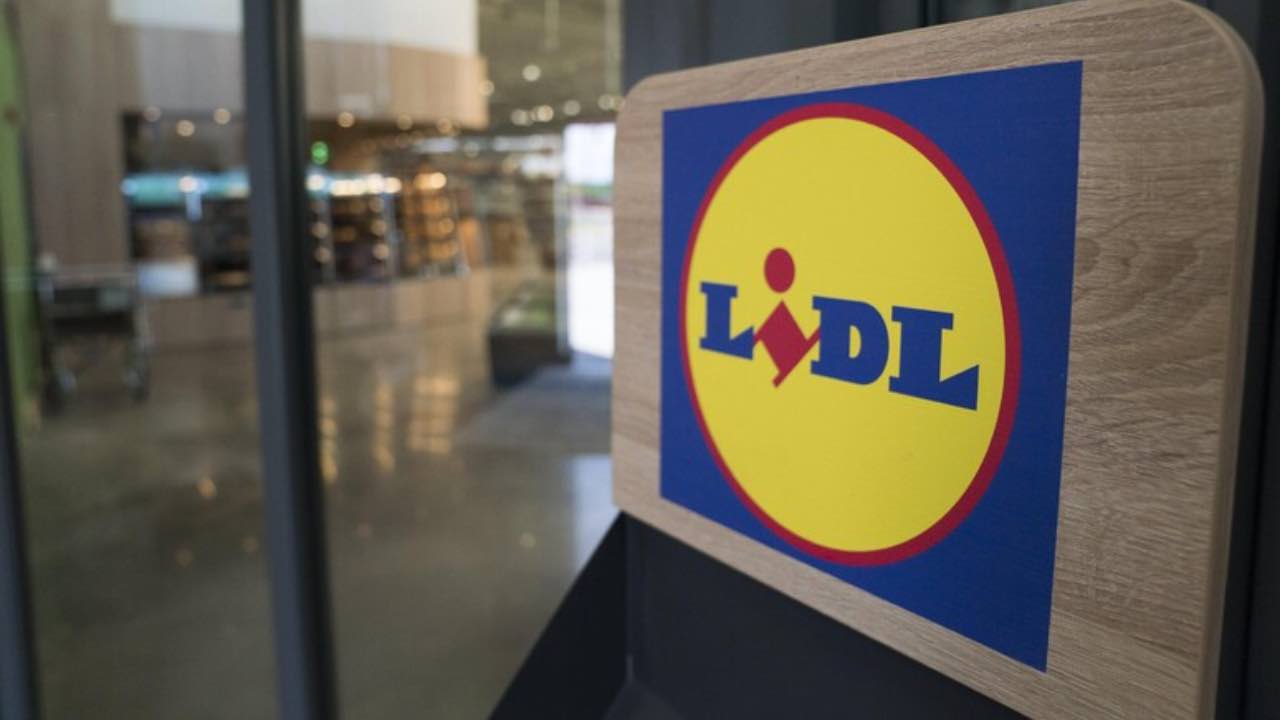 LIDL, offerta folle: il prodotto più amato dalle casalinghe a soli 6,49 | Così puliscono tutta la casa in 30 secondi