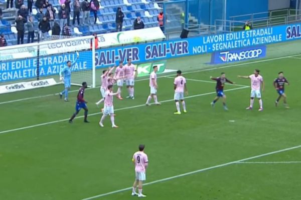 Il Palermo cade a Reggio Emilia: rosanero sconfitti 2-1 al Mapei Stadium