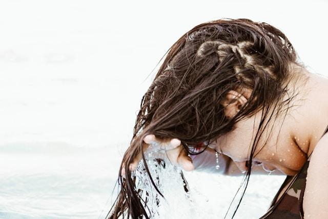 Cura capelli: cos’è lo shampoo proteico e perché utilizzarlo?