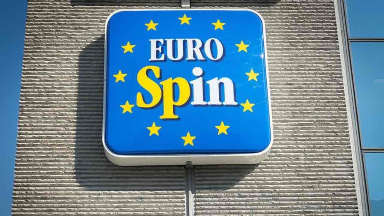 EUROSPIN mette a rischio tutti i negozi di animali: qui costa 9,99 mentre altrove anche 90 | File chilometriche fuori dagli store