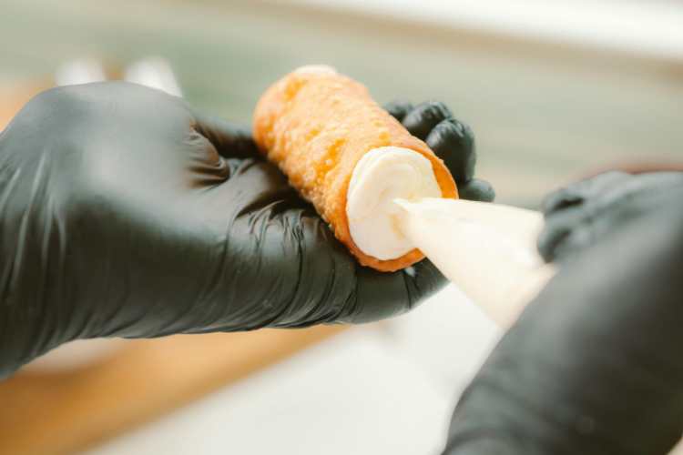 Cannolo siciliano - fonte_Canva - sicilianews24.it